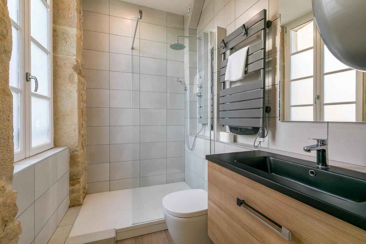 Le Saint B Au Pied De La Cathedrale Saint Benigne Apartment